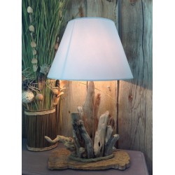 Lampe en bois flotté