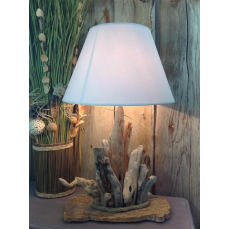 Lampe en bois flotté