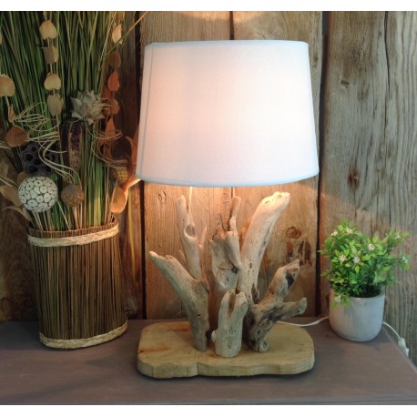 Lampe en bois flotté