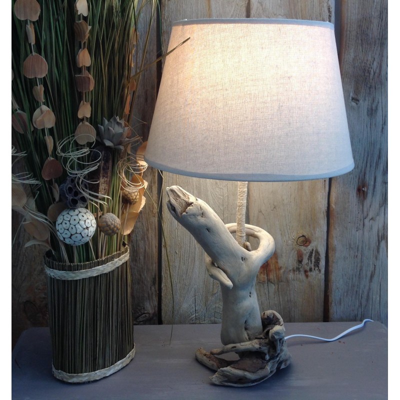 Lampe en bois flotté