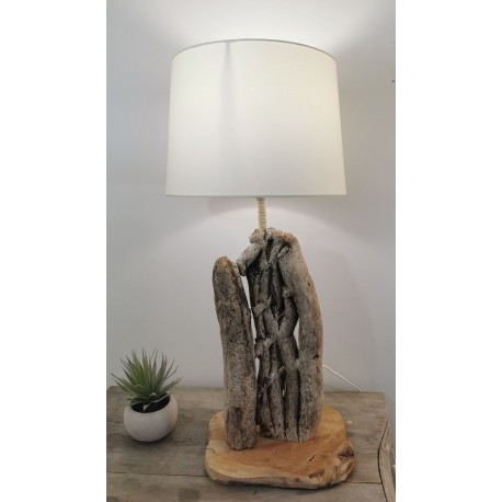 Lampe en bois flotté style tressé