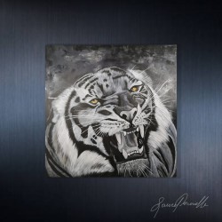Tigre Noir et Blanc aux Yeux Jaunes - Puissance Captivante