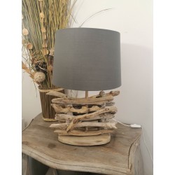 Luminaire design en bois flotté